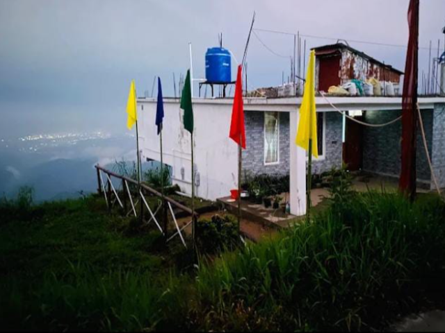 Humro Home Chimney Home Stay