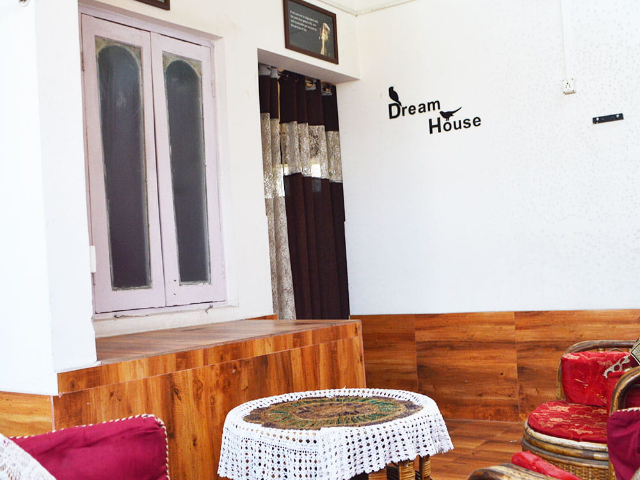 Homestay close to Bidhan Market