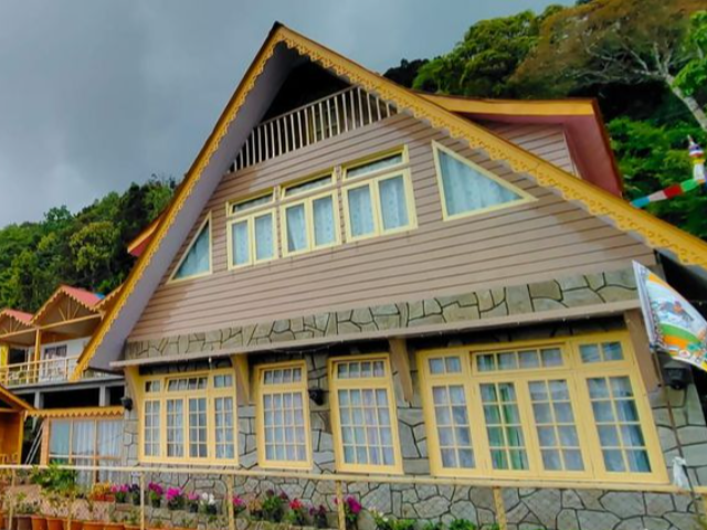 Humro Home Moon Sun Homestay